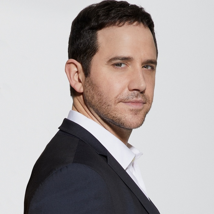 Santino Fontana
